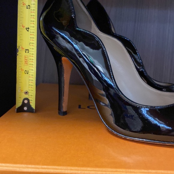 Joan & David Classic Black Heels - Picture 5 of 5
